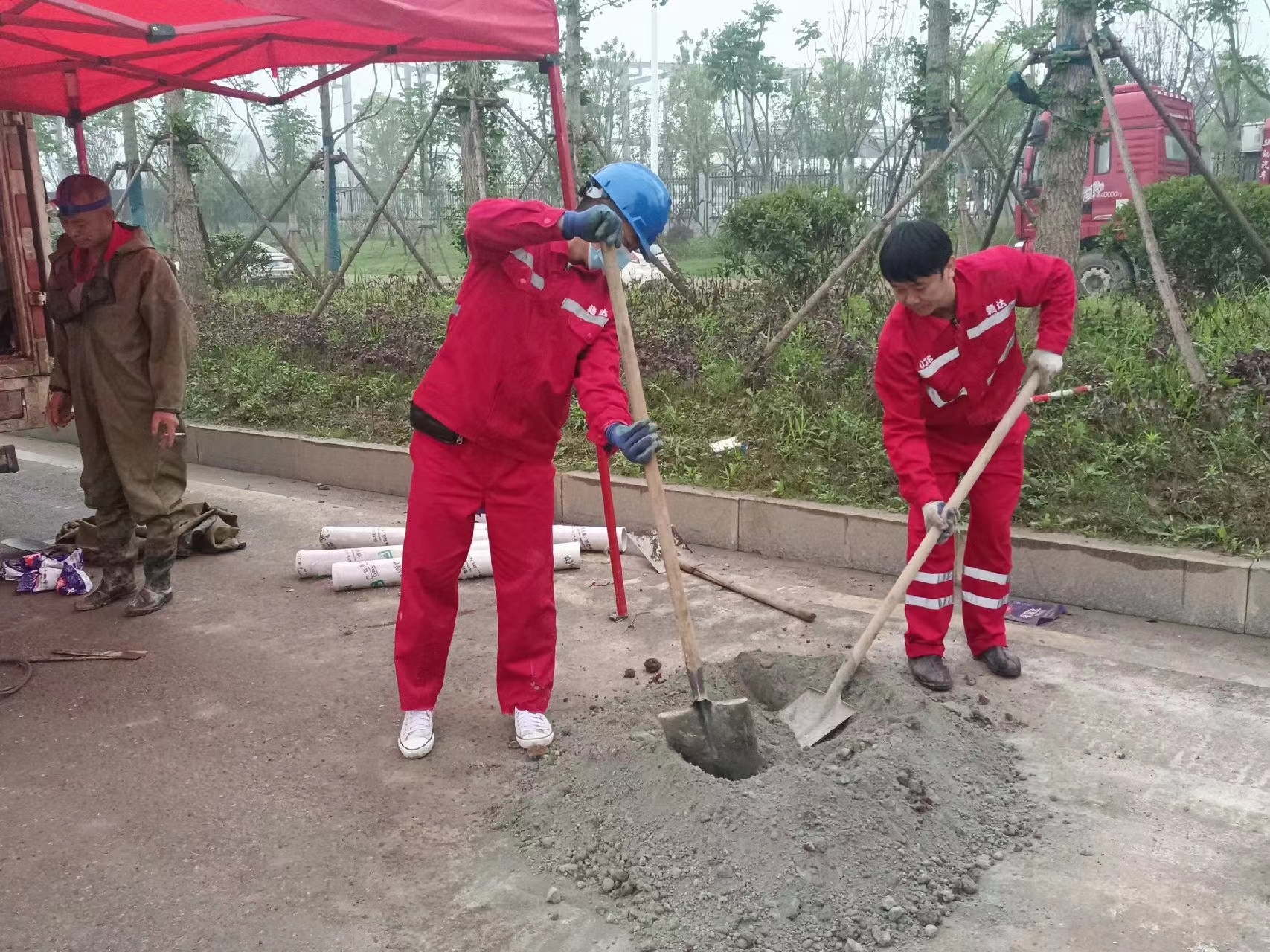 信宜管道疏通哪家好】及时进行市政管道清淤